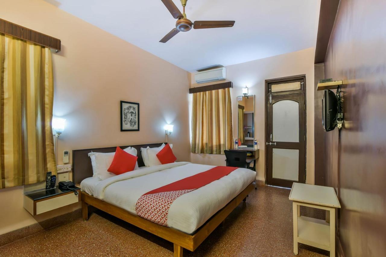 Oyo 807 Hotel Gopika International Goa Exterior foto