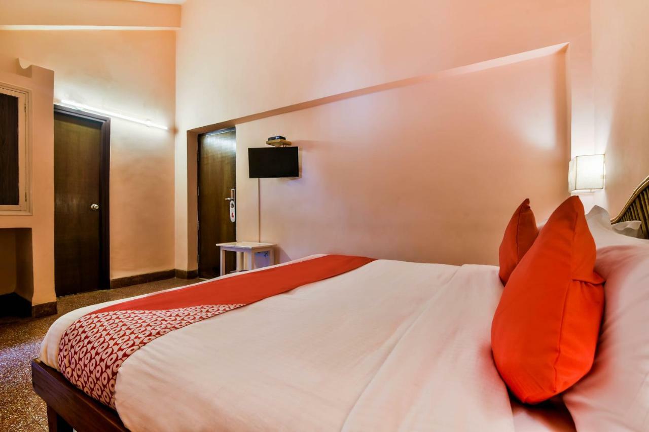 Oyo 807 Hotel Gopika International Goa Exterior foto