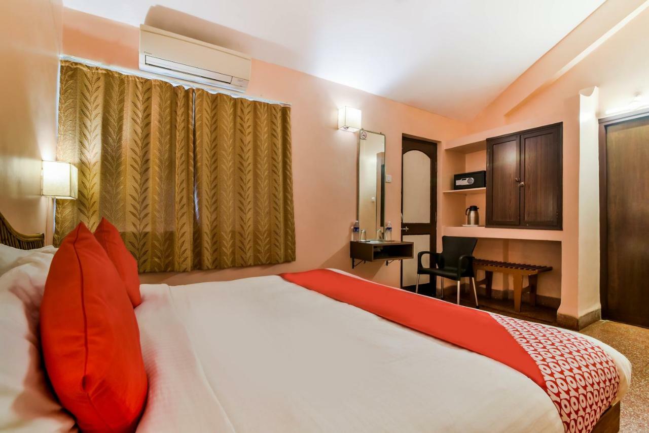 Oyo 807 Hotel Gopika International Goa Exterior foto